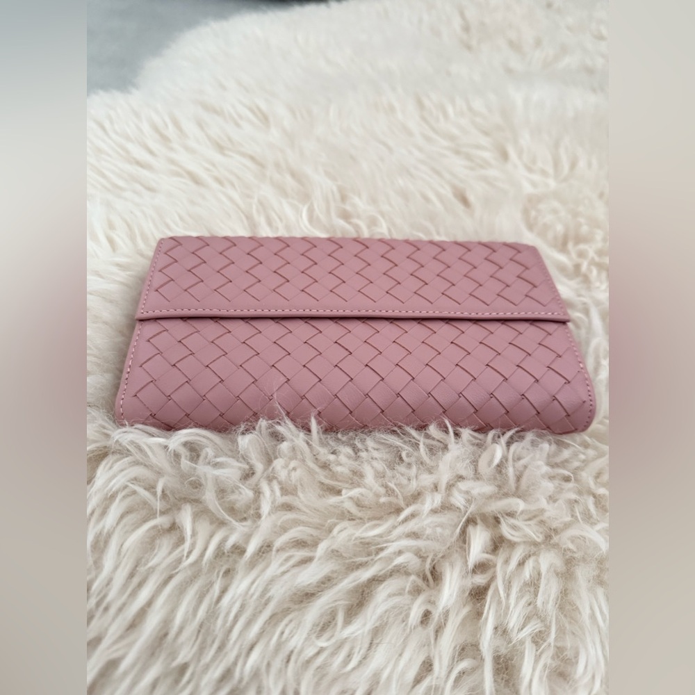 🩷 BV style leather wallet. New!